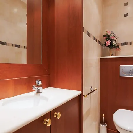 Fettolina Yourhosthelper * Cannes